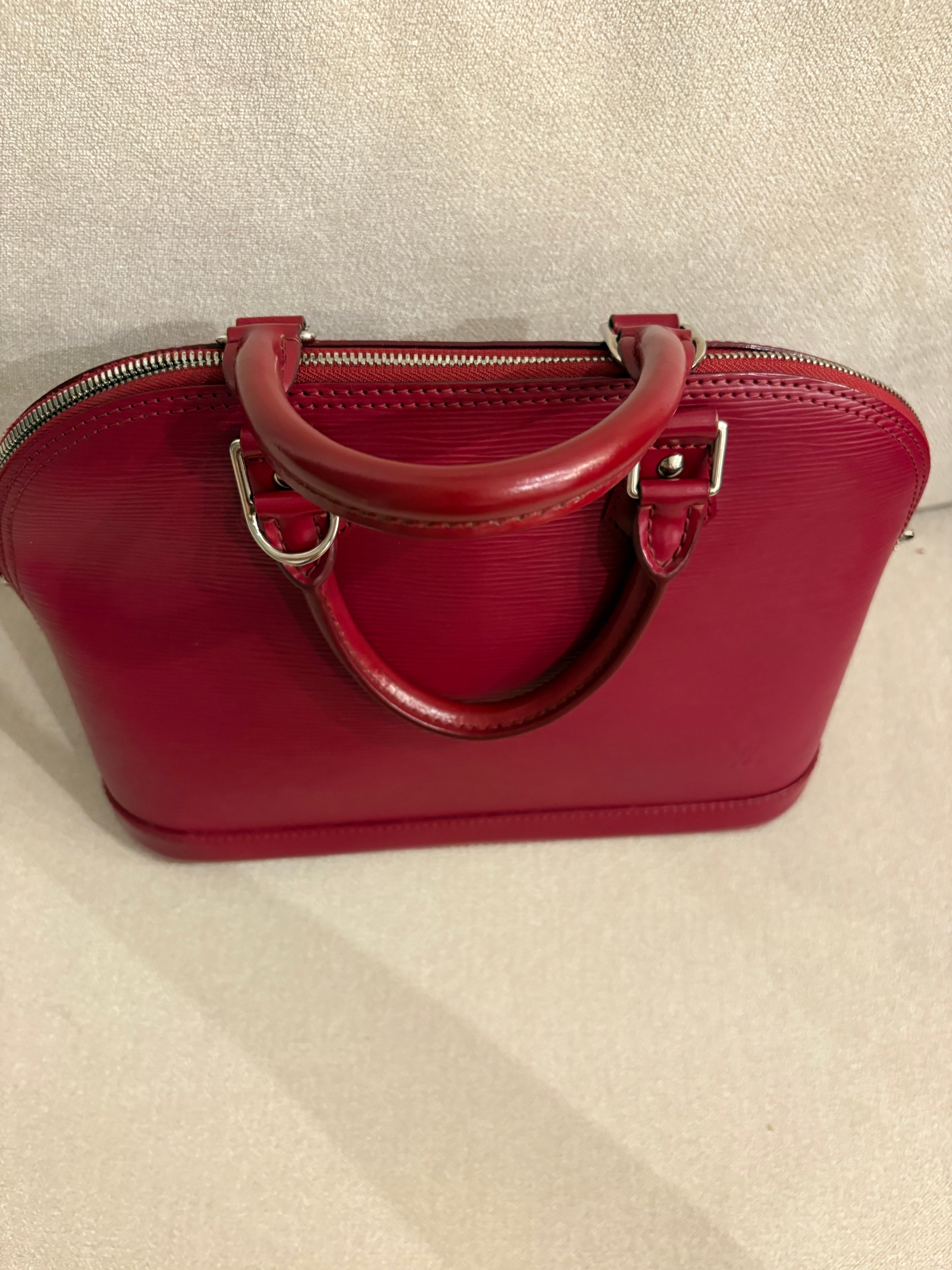 LOUIS VUITTON Alma