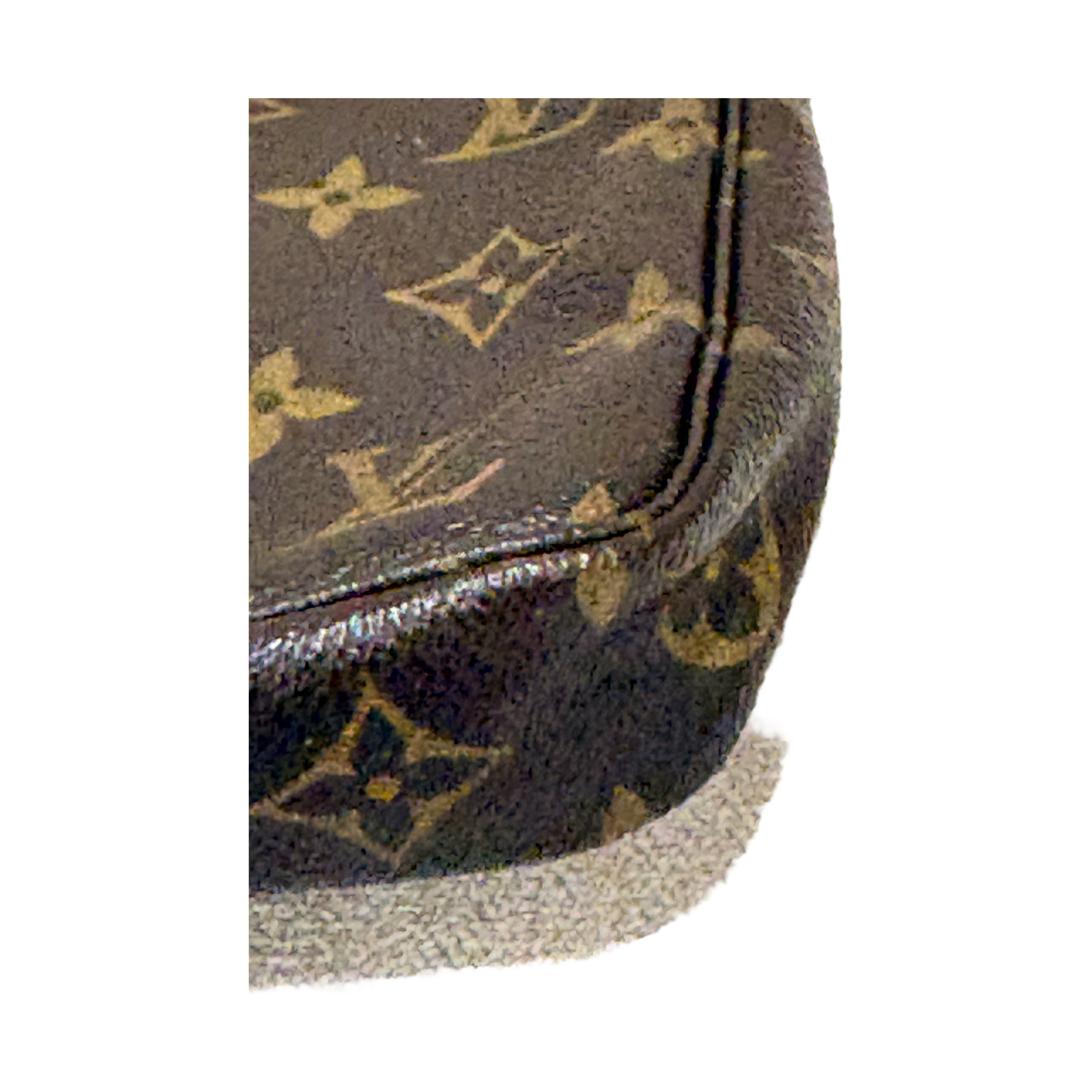 LOUIS VUITTON Pochette