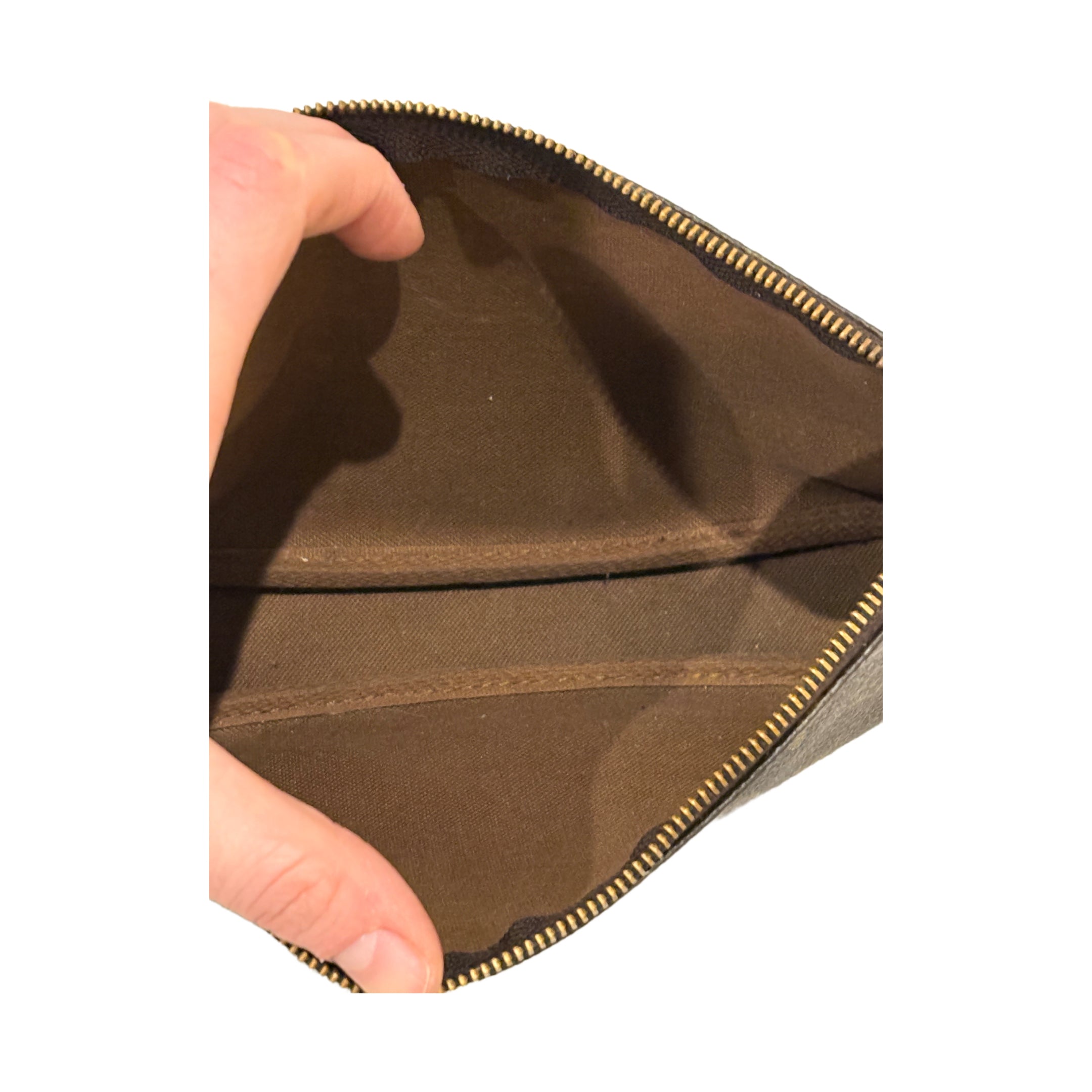 LOUIS VUITTON Pochette