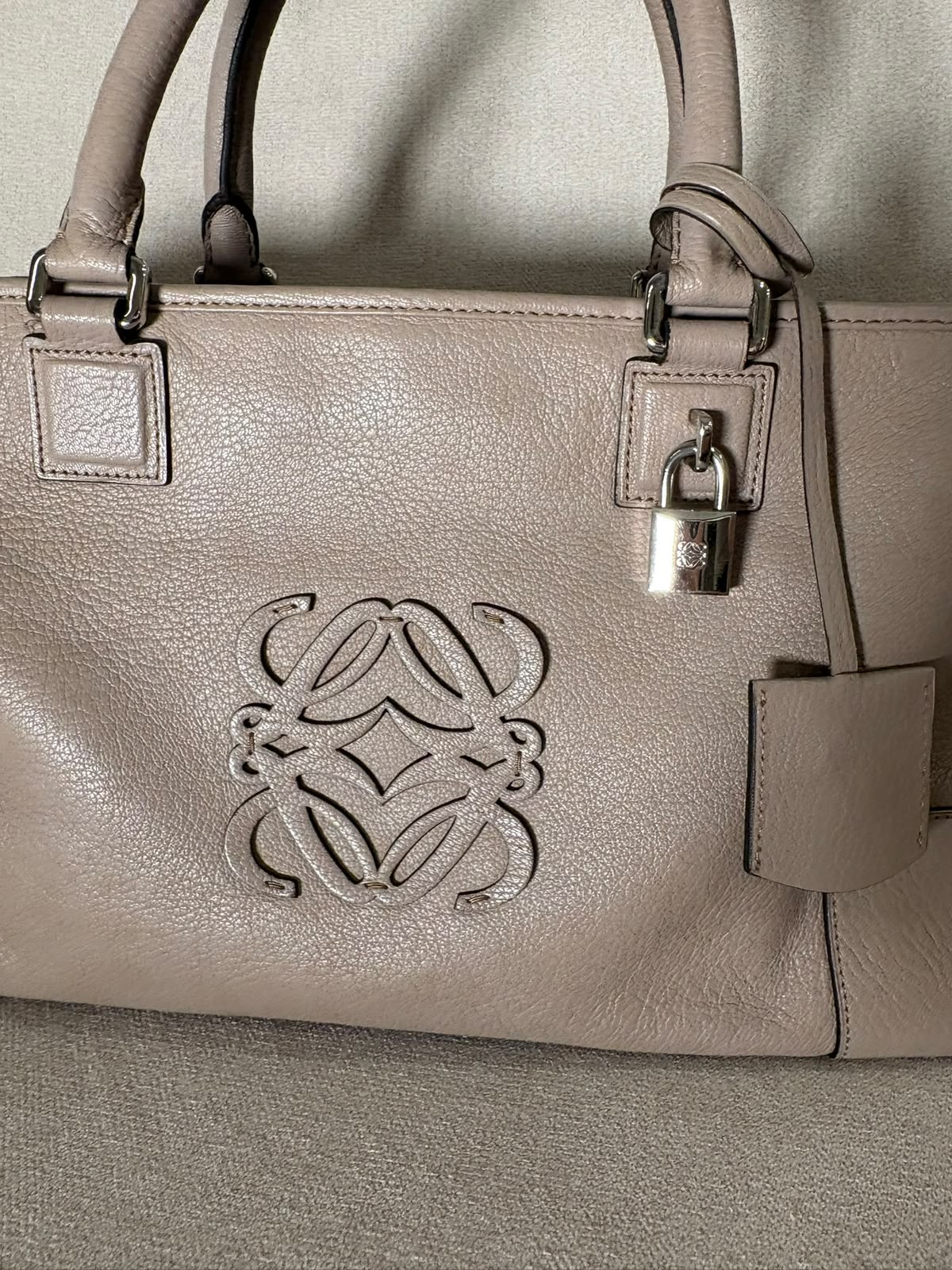 Loewe Amazona taupe