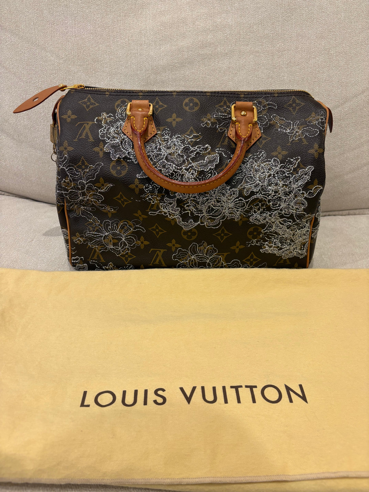 LOUIS VUITTON Speedy 30