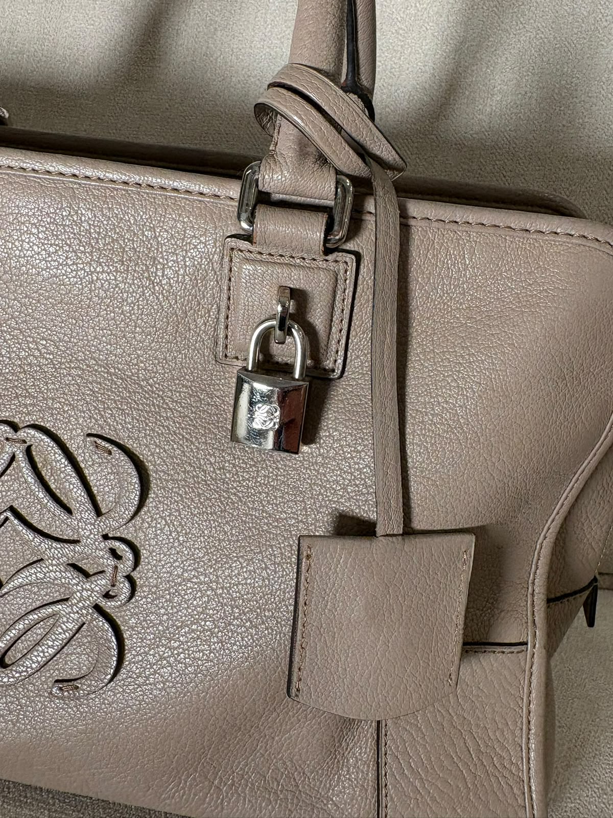 Loewe Amazona taupe
