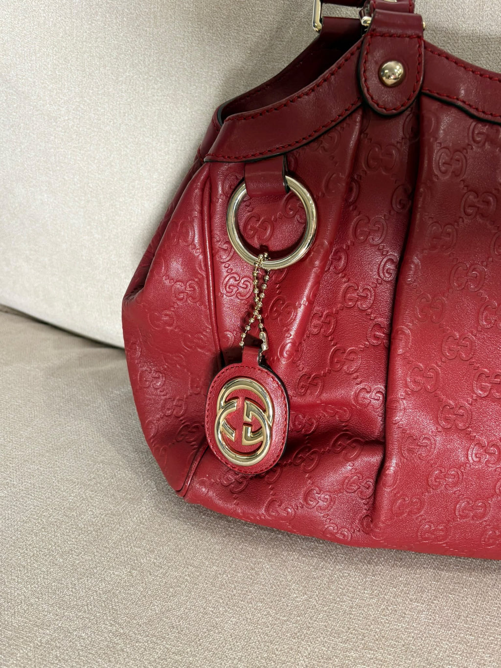 Gucci Sukey rojo