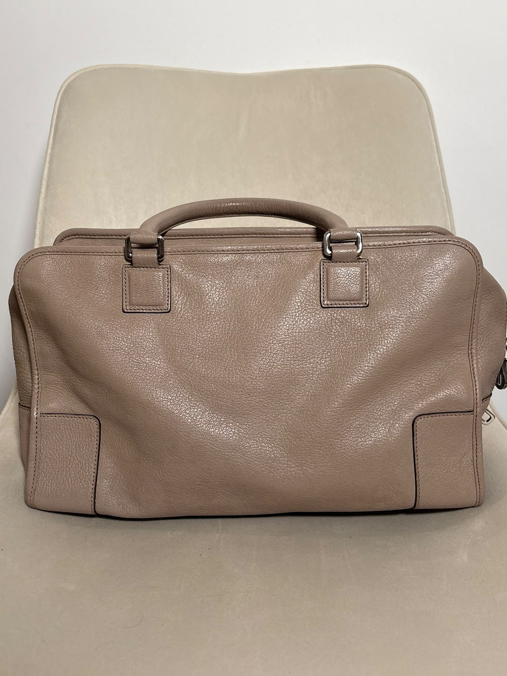 Loewe Amazona taupe