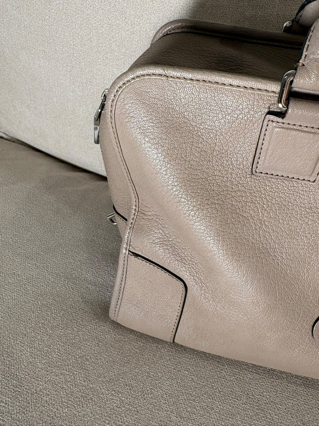 Loewe Amazona taupe