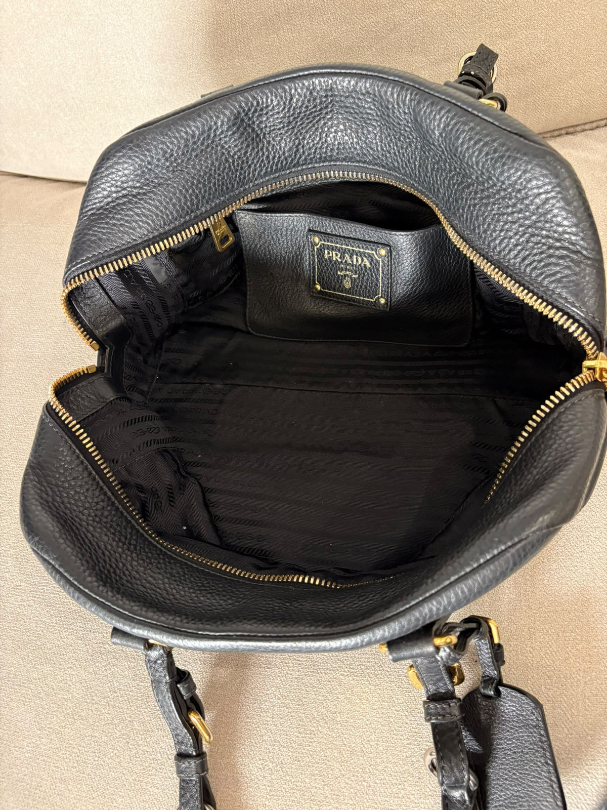 Prada Bauletto negro