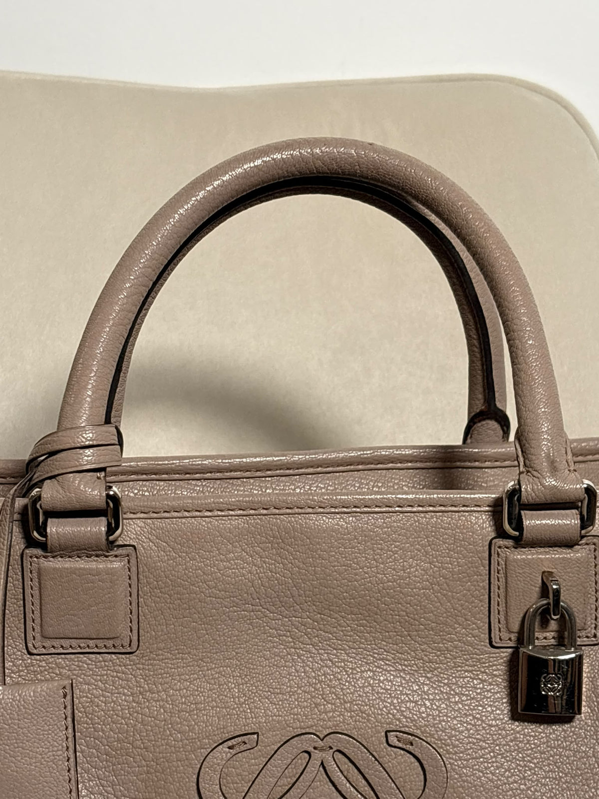 Loewe Amazona taupe