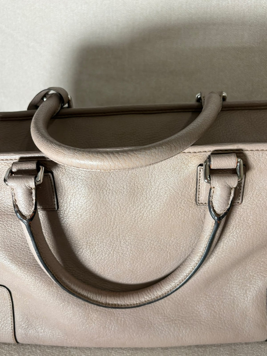 Loewe Amazona taupe