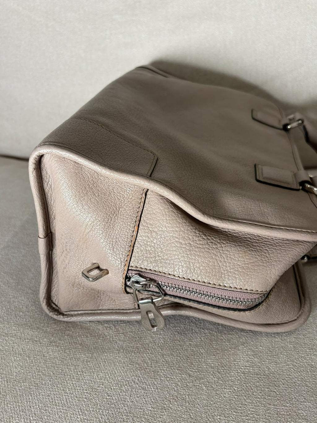Loewe Amazona taupe