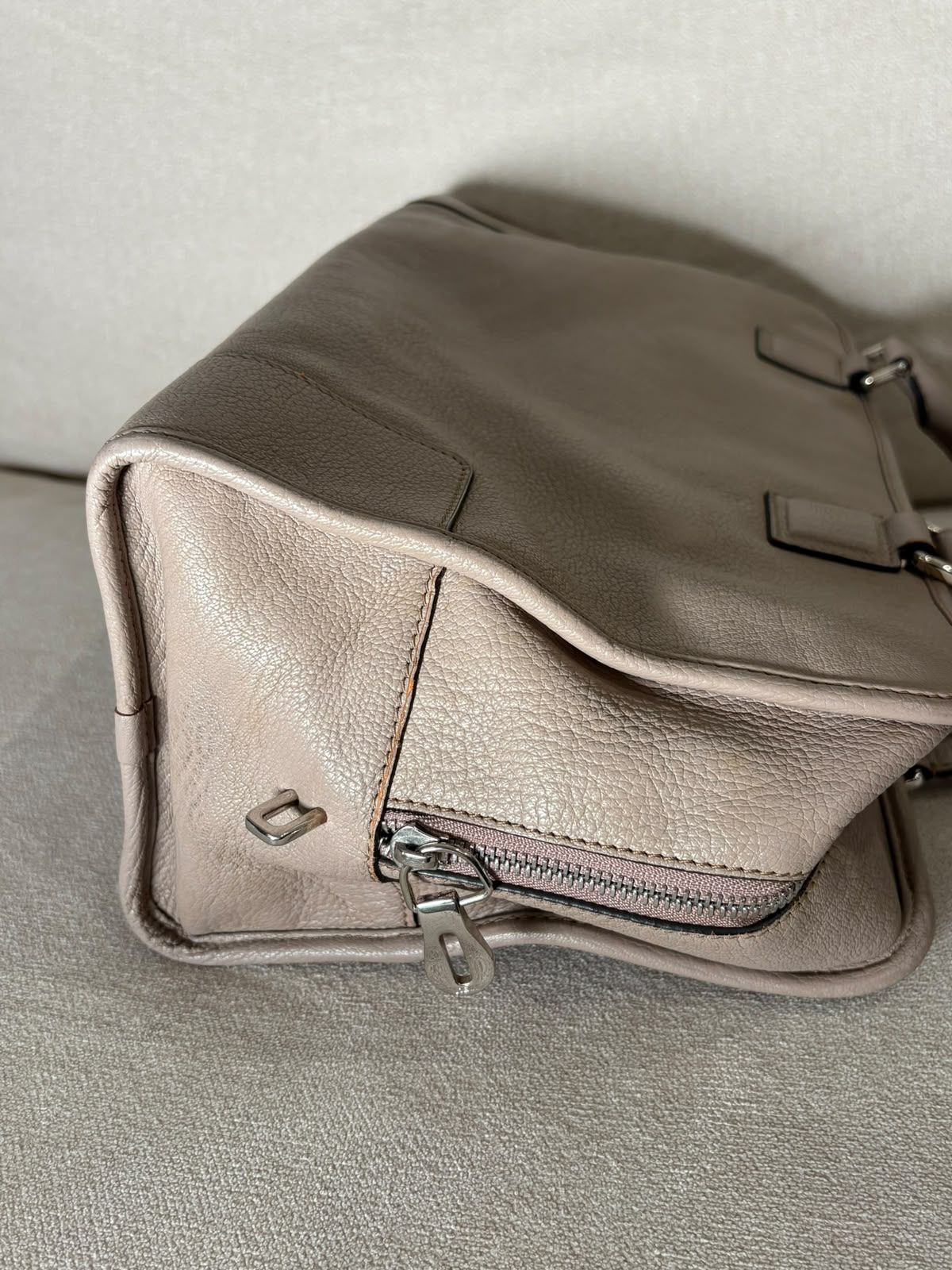 Loewe Amazona taupe
