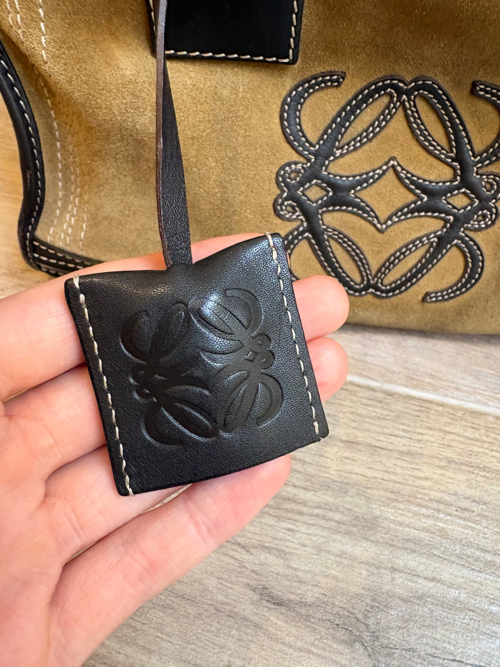 LOEWE Amazona 28