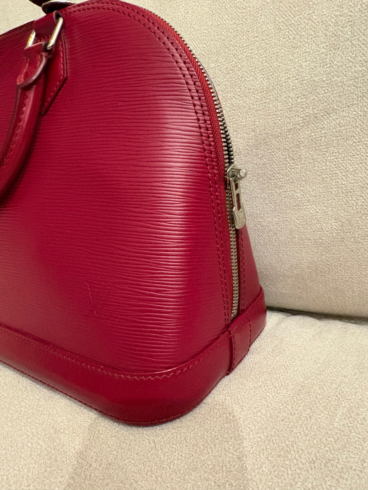 LOUIS VUITTON Alma