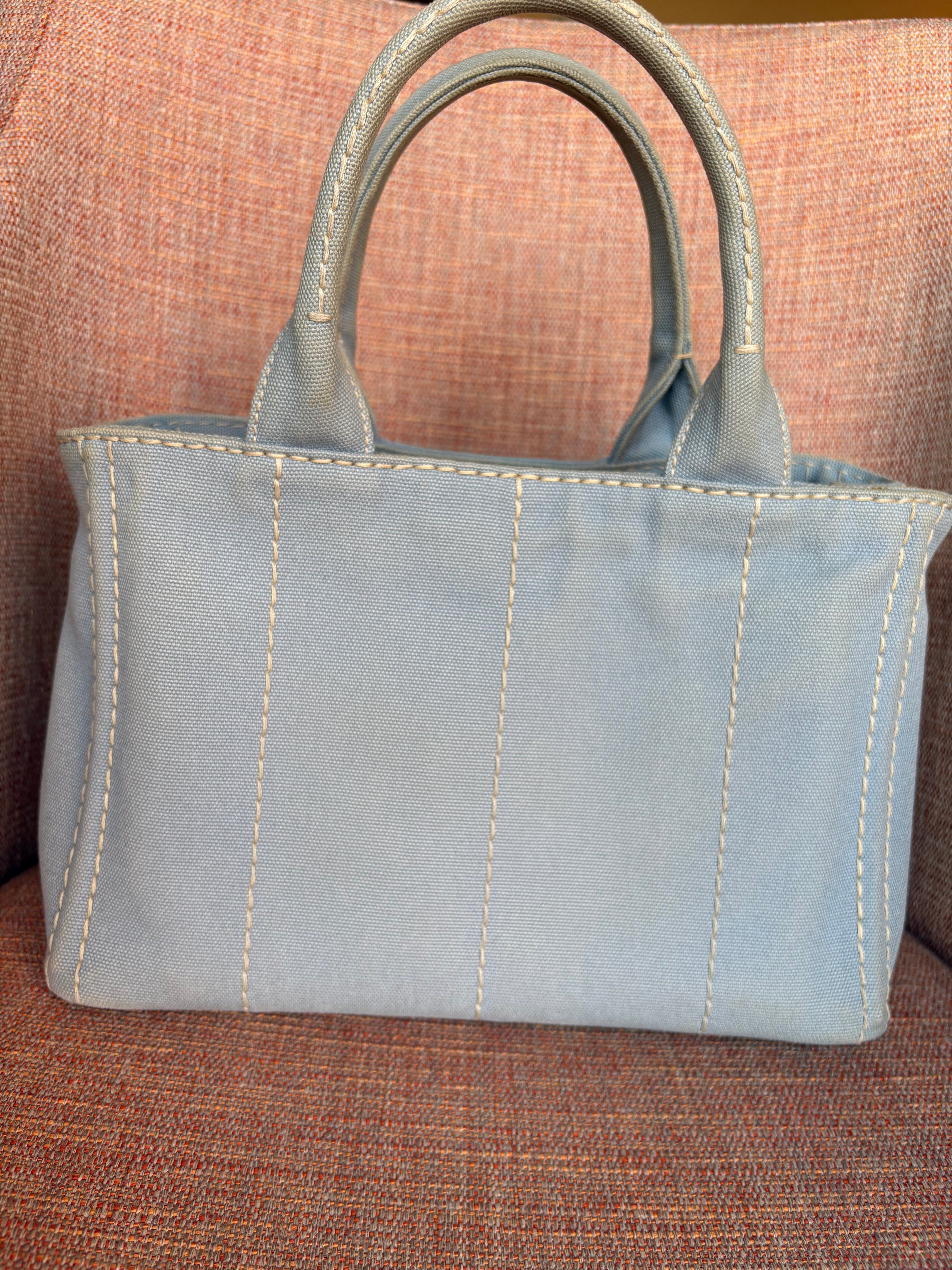 PRADA Canapa