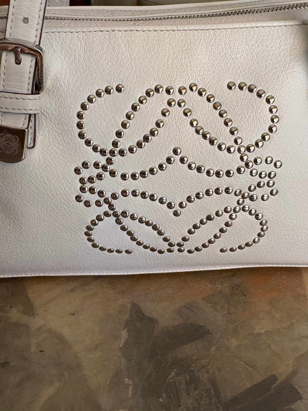LOEWE Amazona 30