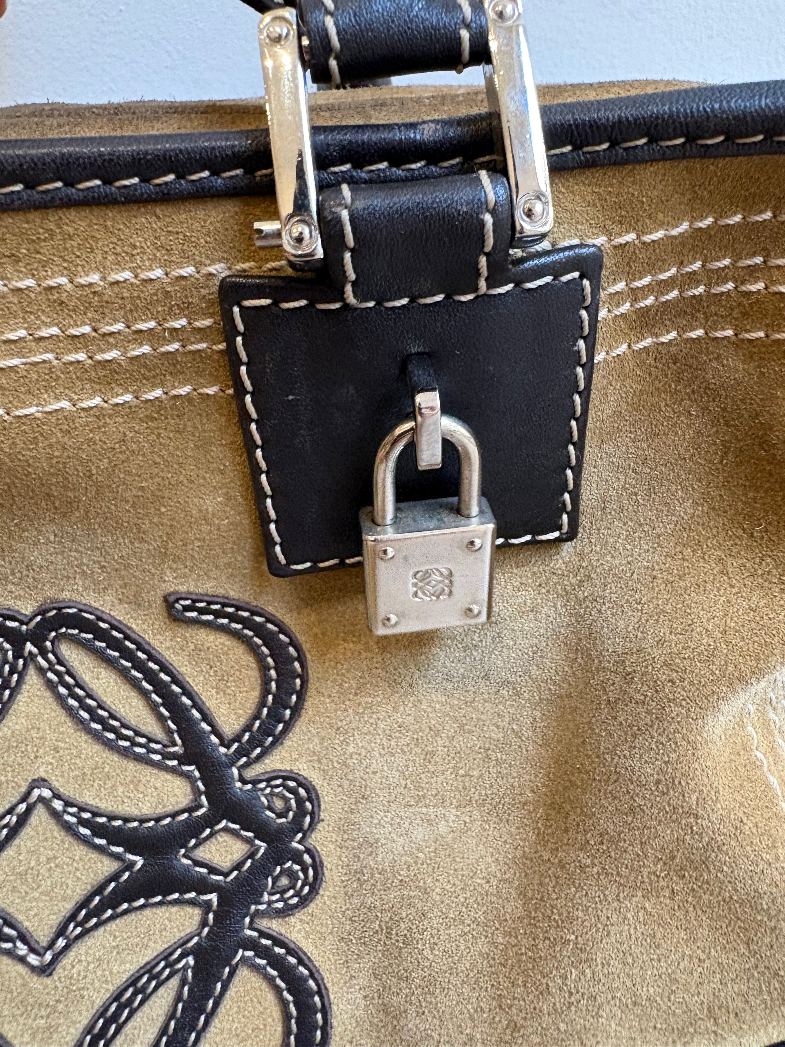 LOEWE Amazona 28