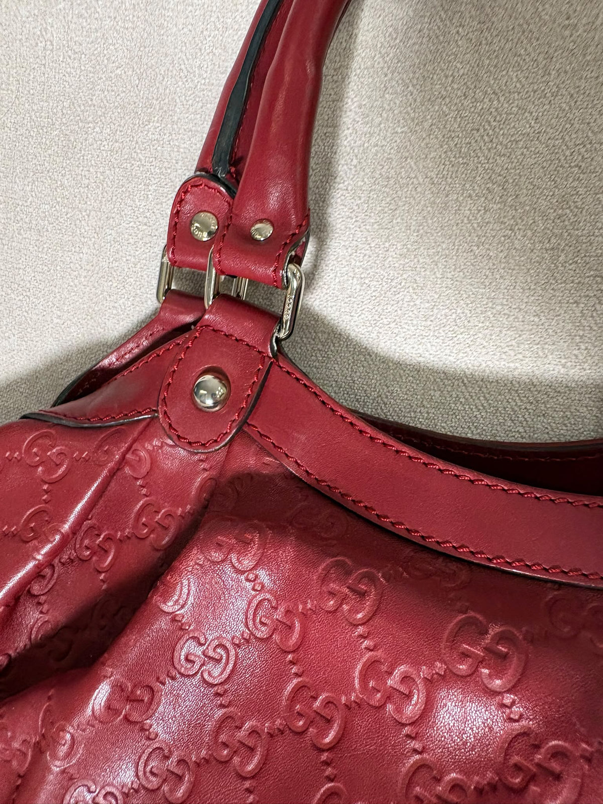 Gucci Sukey rojo