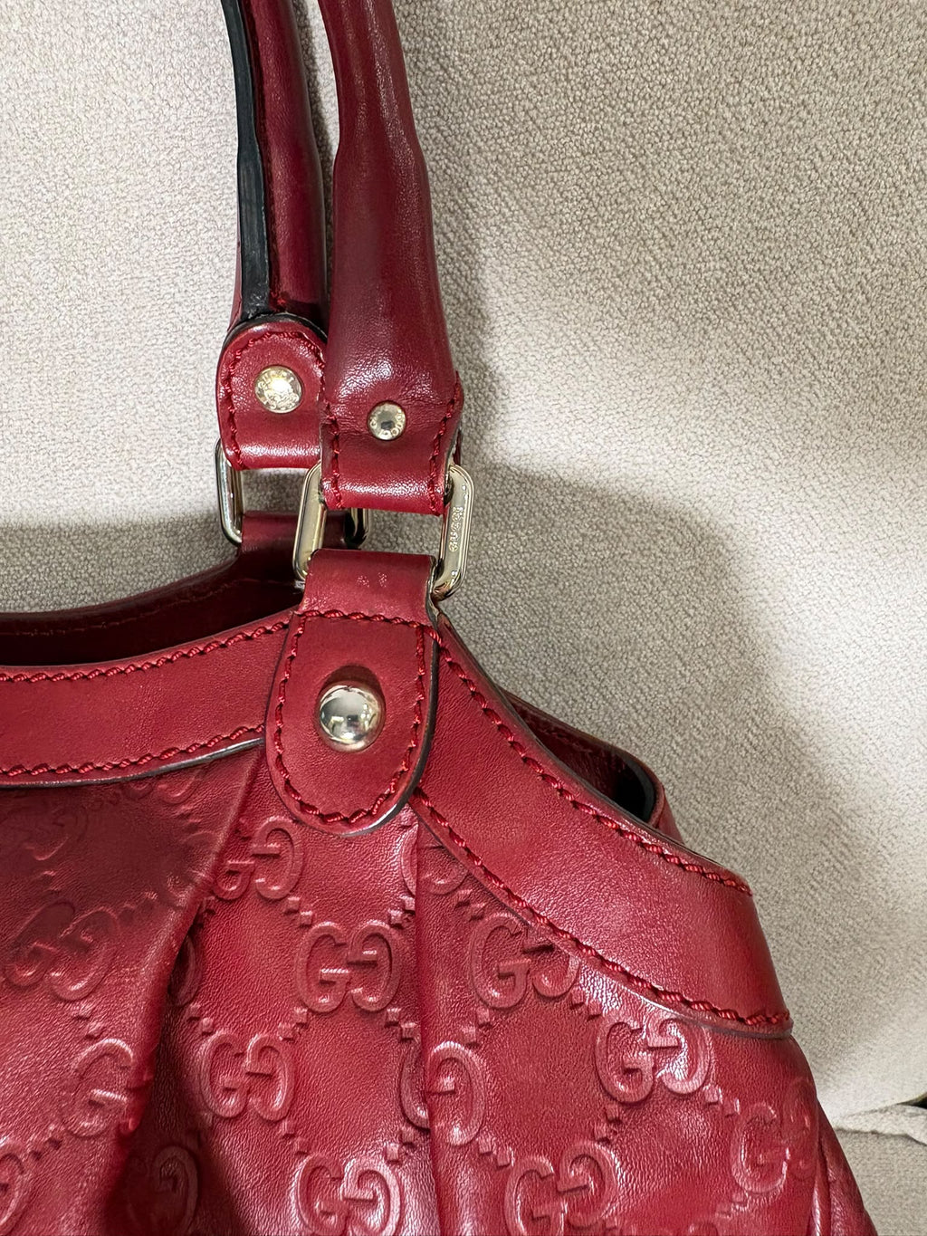 Gucci Sukey rojo