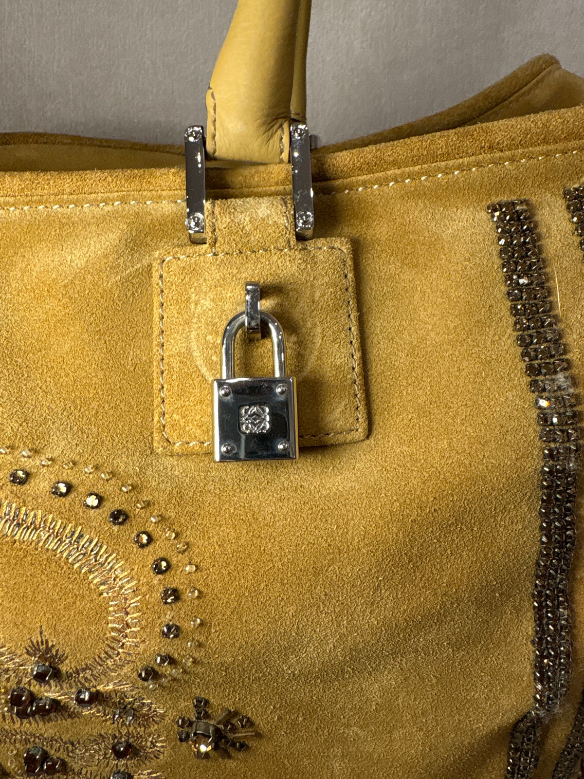 LOEWE Amazona 44
