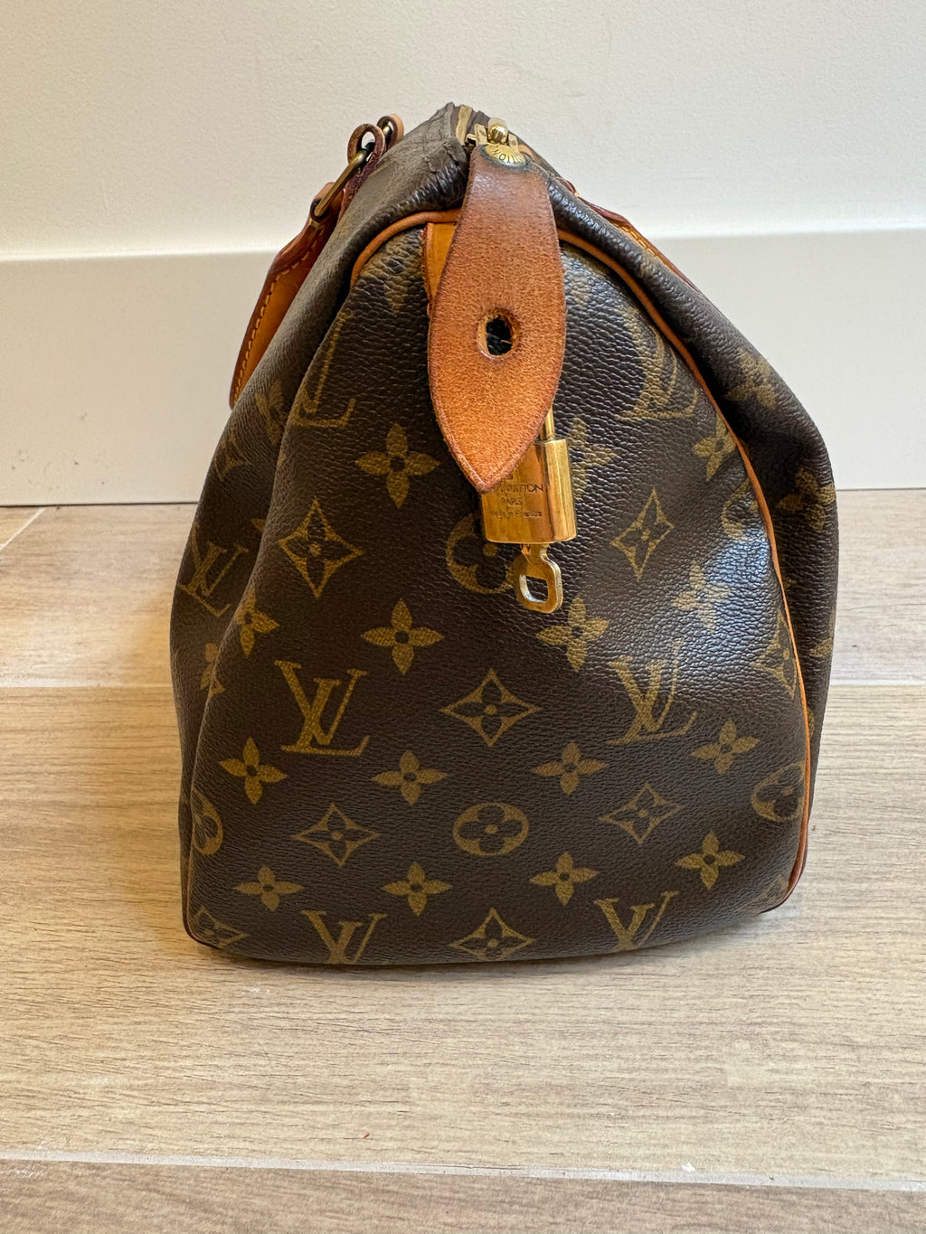 LOUIS VUITTON Speedy 30