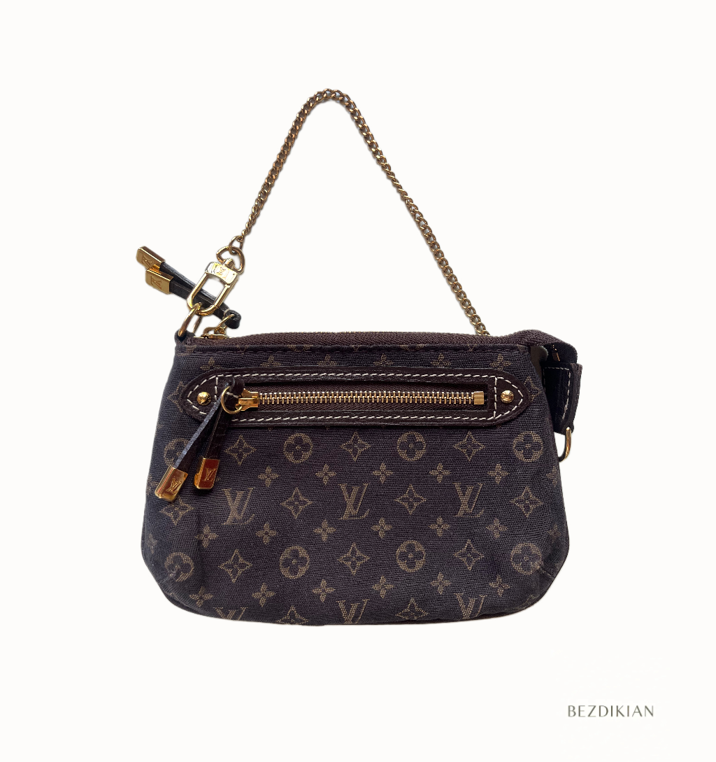 LOUIS VUITTON Pochette
