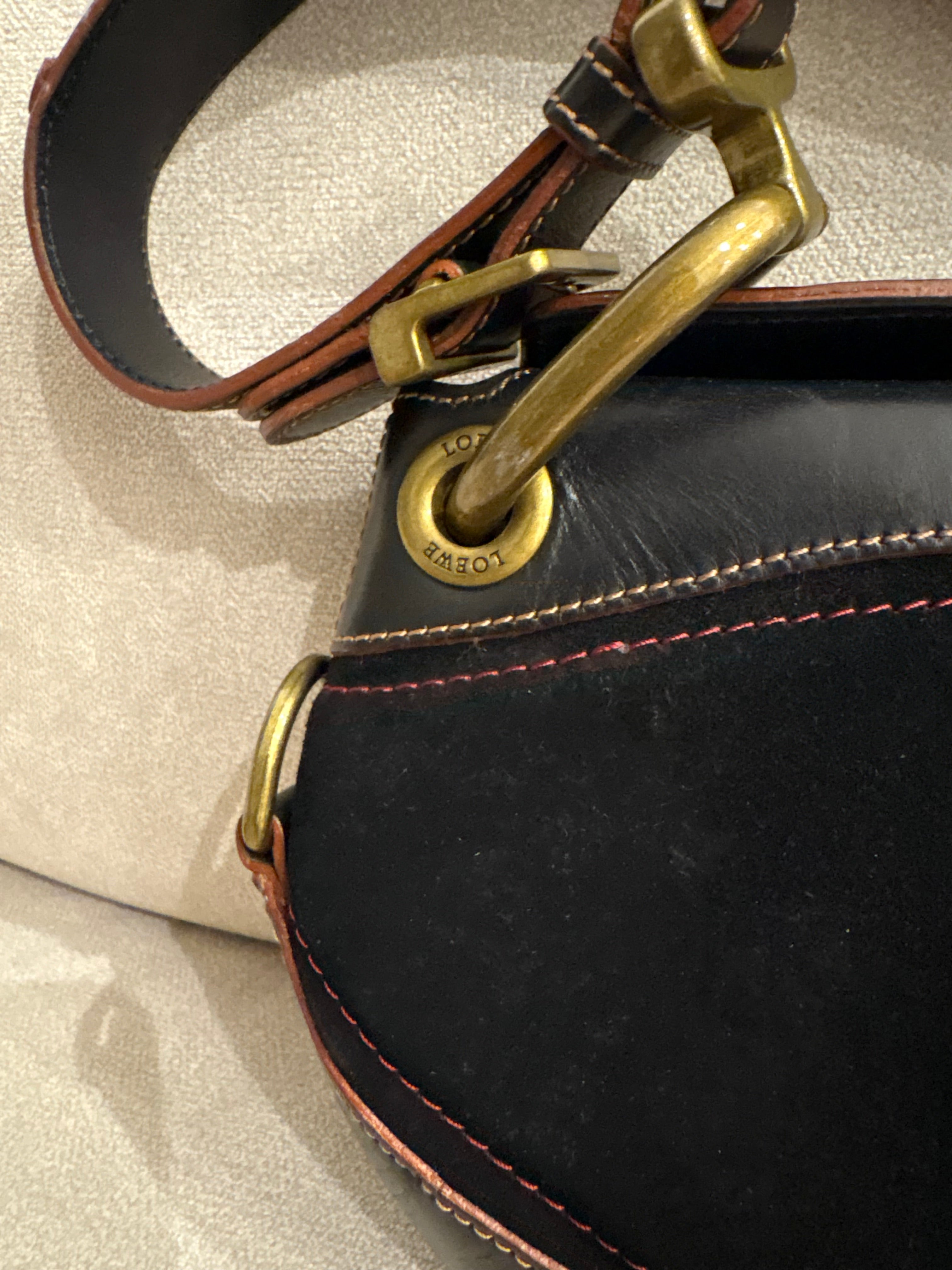 LOEWE turnlock