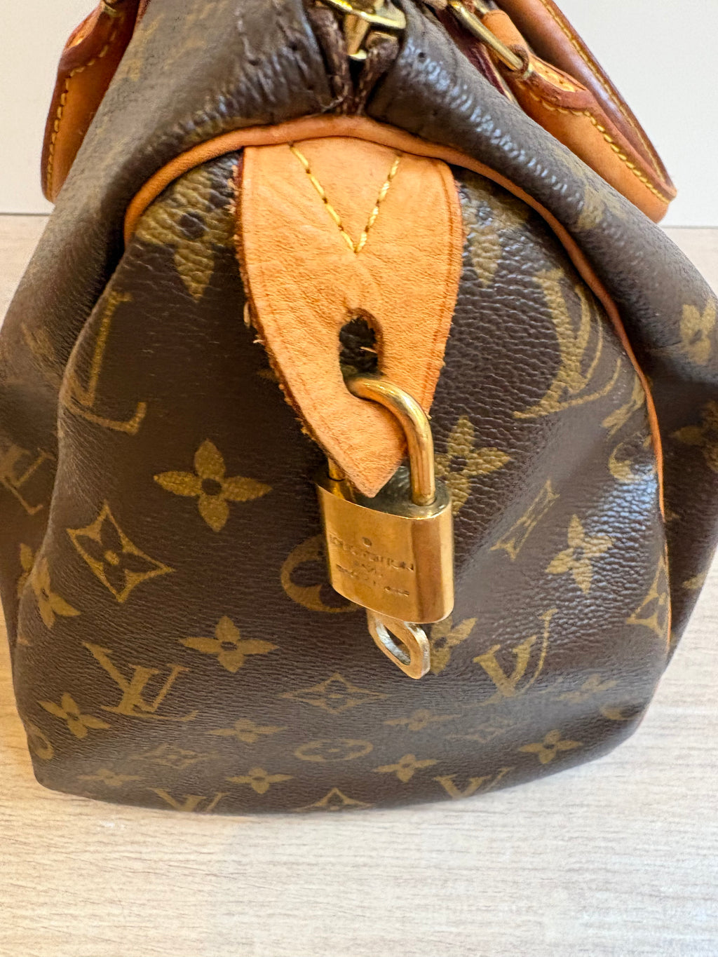 LOUIS VUITTON Speedy 30