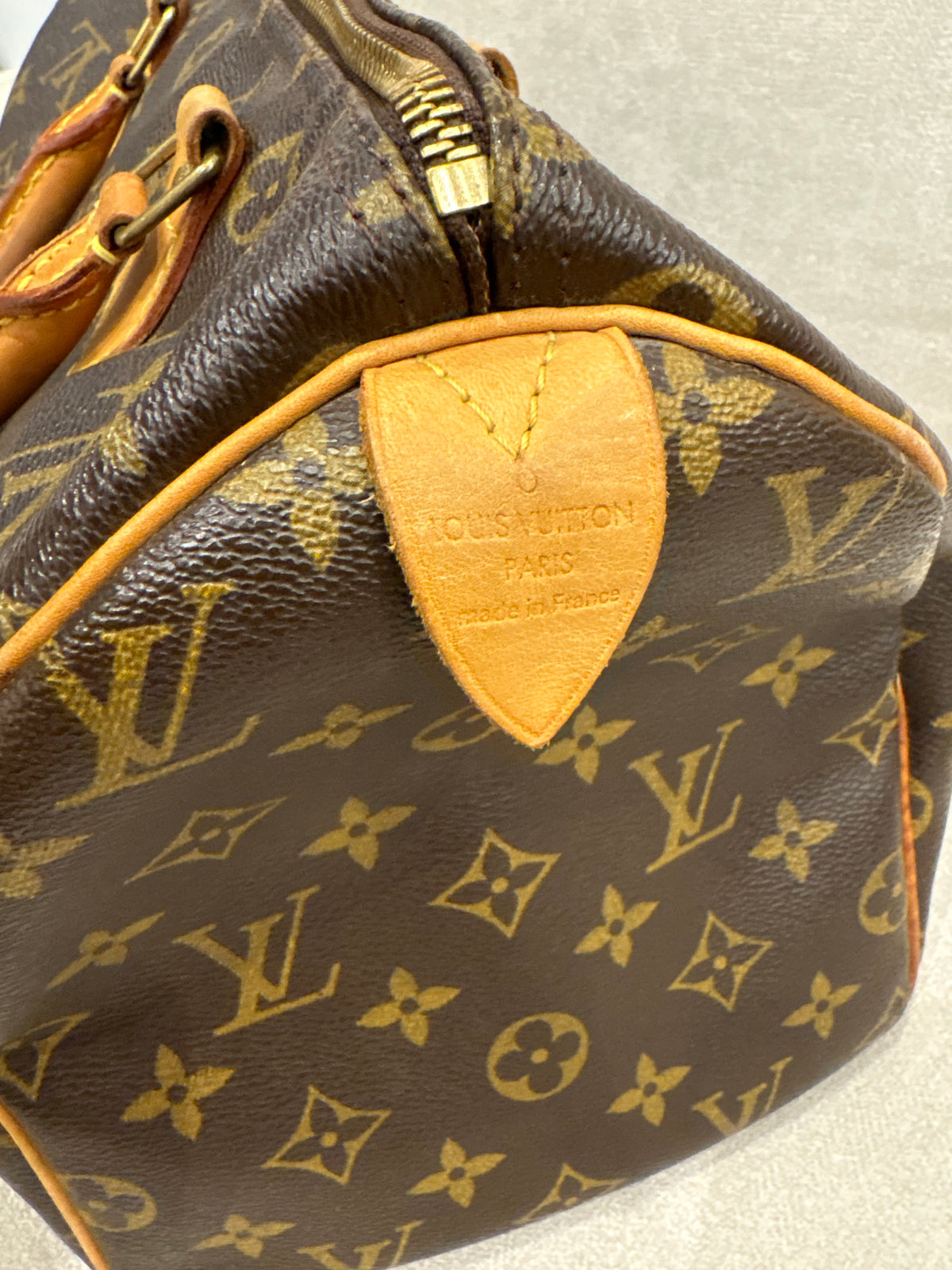 LOUIS VUITTON Speedy 30