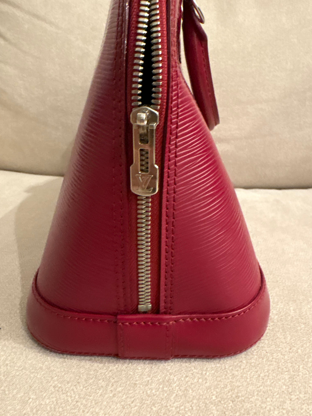 LOUIS VUITTON Alma